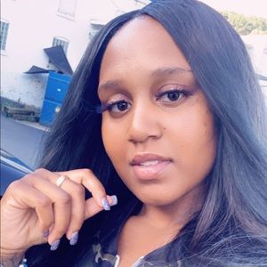 Meet your Posher, Lakita